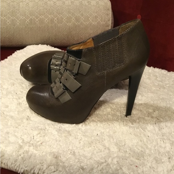 L.A.M.B. Green leather booties size 7 - Picture 4 of 8